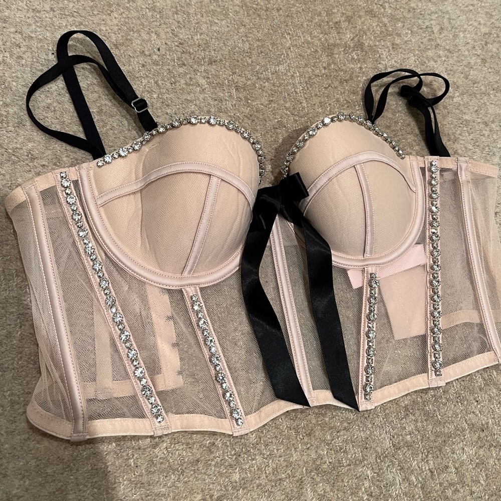 Victoria Secret Bedazzled bustier top. 34b
